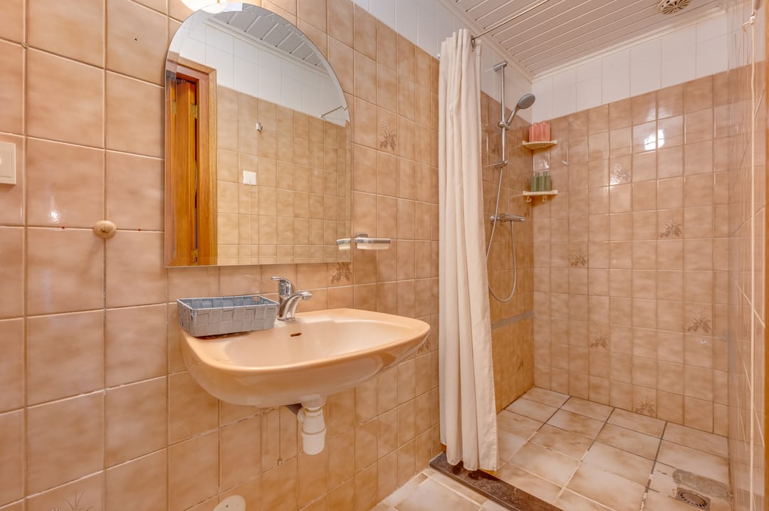 Detached Dike House with Expansive Polder Views and Large Plot Near the Beach — 16