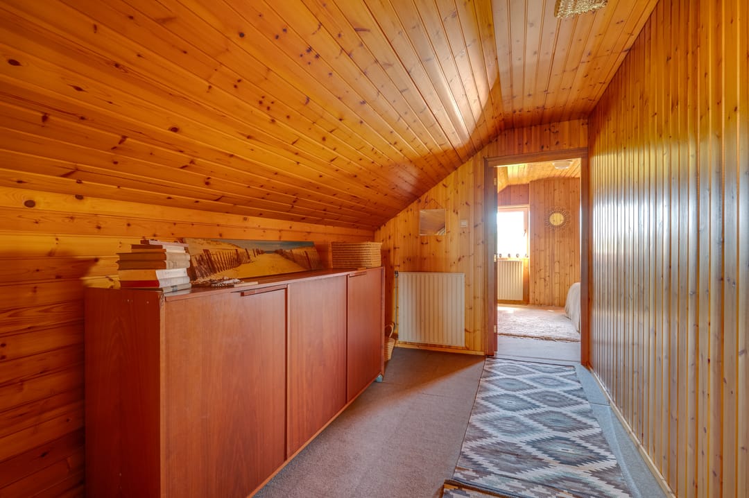 Detached Dike House with Expansive Polder Views and Large Plot Near the Beach — 26