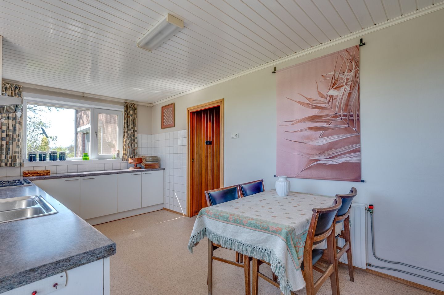 Detached Dike House with Expansive Polder Views and Large Plot Near the Beach — 14