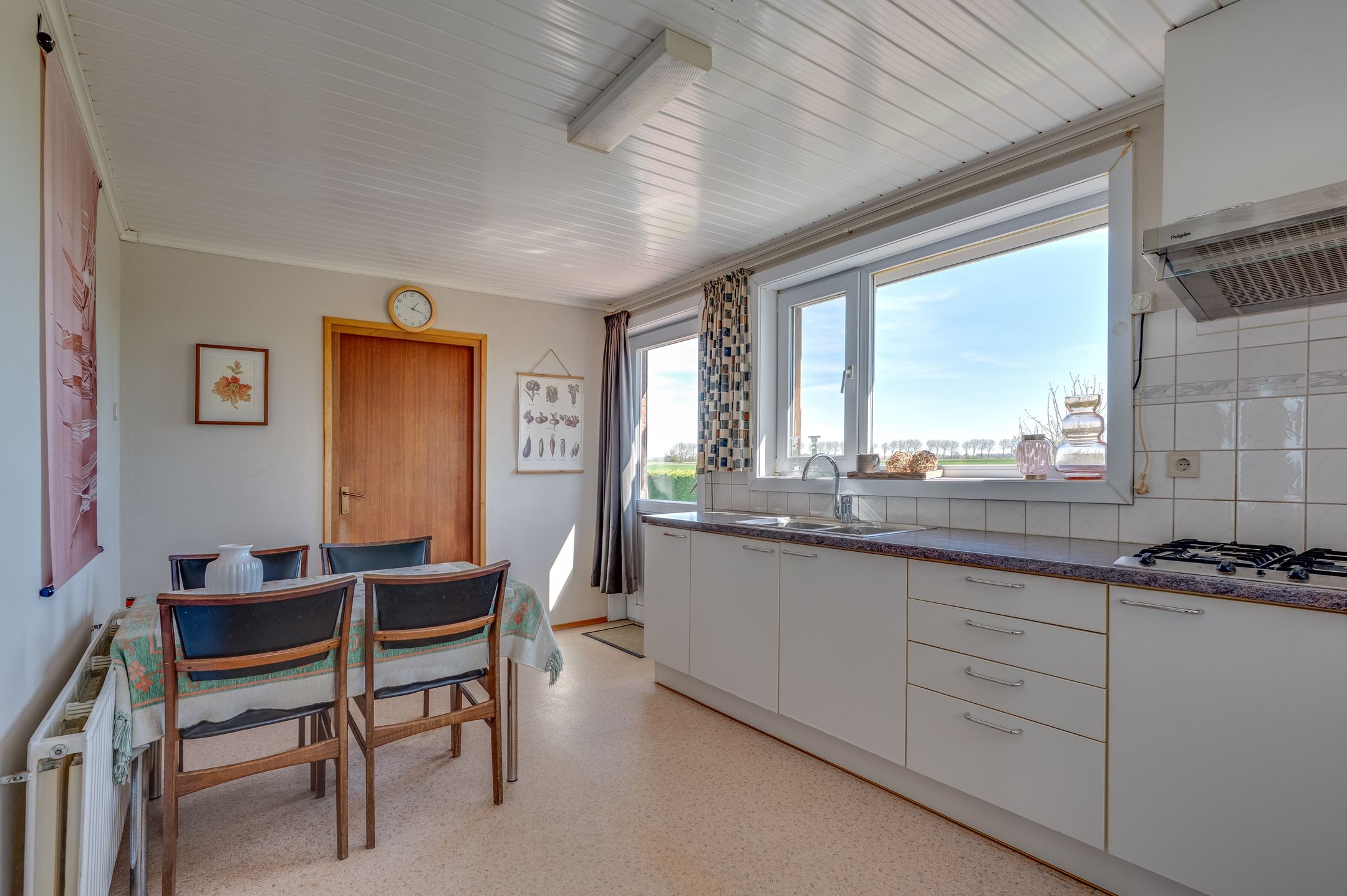 Detached Dike House with Expansive Polder Views and Large Plot Near the Beach — 12