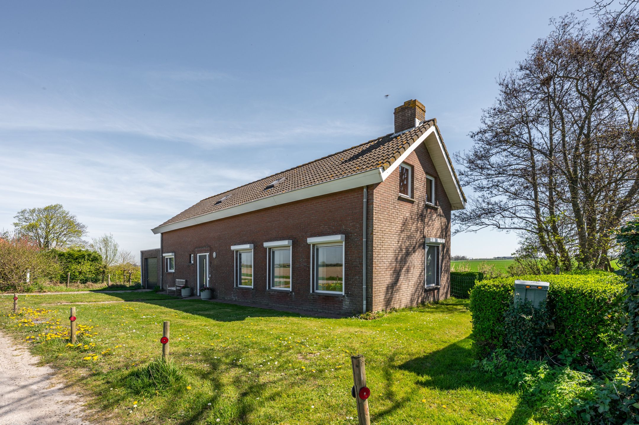 Detached Dike House with Expansive Polder Views and Large Plot Near the Beach — 51