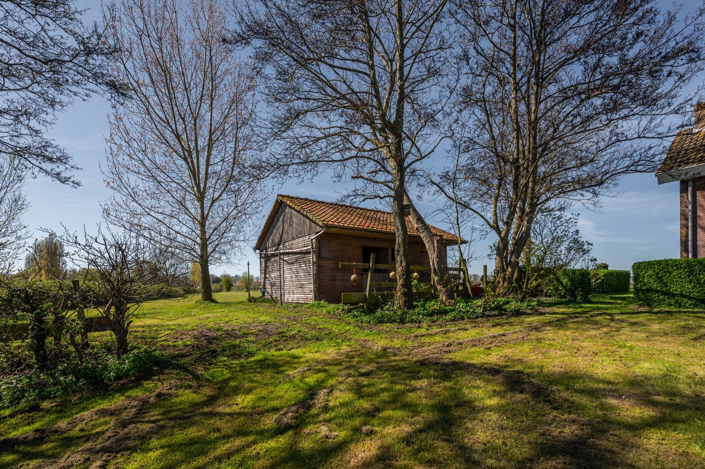 Detached Dike House with Expansive Polder Views and Large Plot Near the Beach — 44