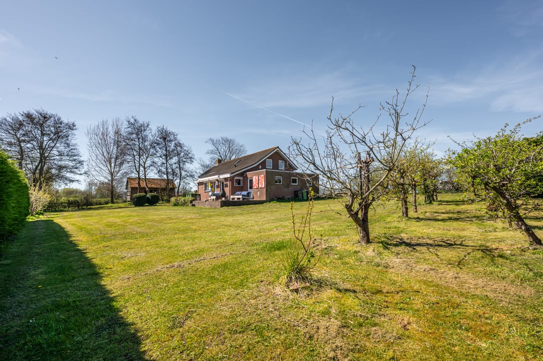Detached Dike House with Expansive Polder Views and Large Plot Near the Beach — 41