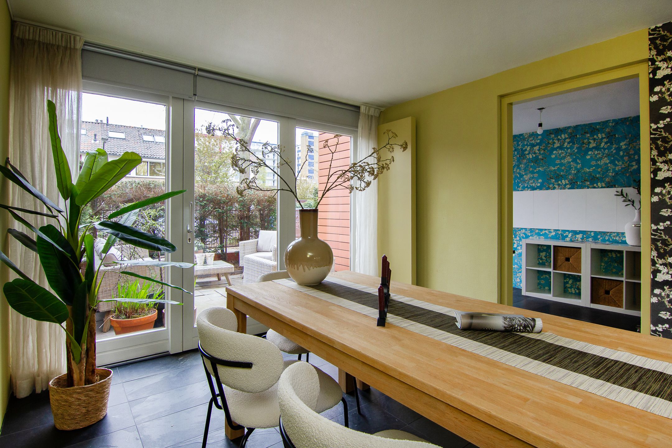 Modern Family Home with Rooftop Terrace in Child-Friendly Courtyard — 21