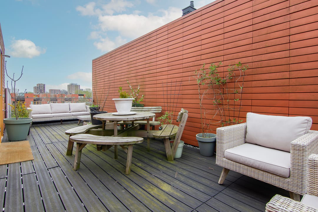 Modern Family Home with Rooftop Terrace in Child-Friendly Courtyard — 41