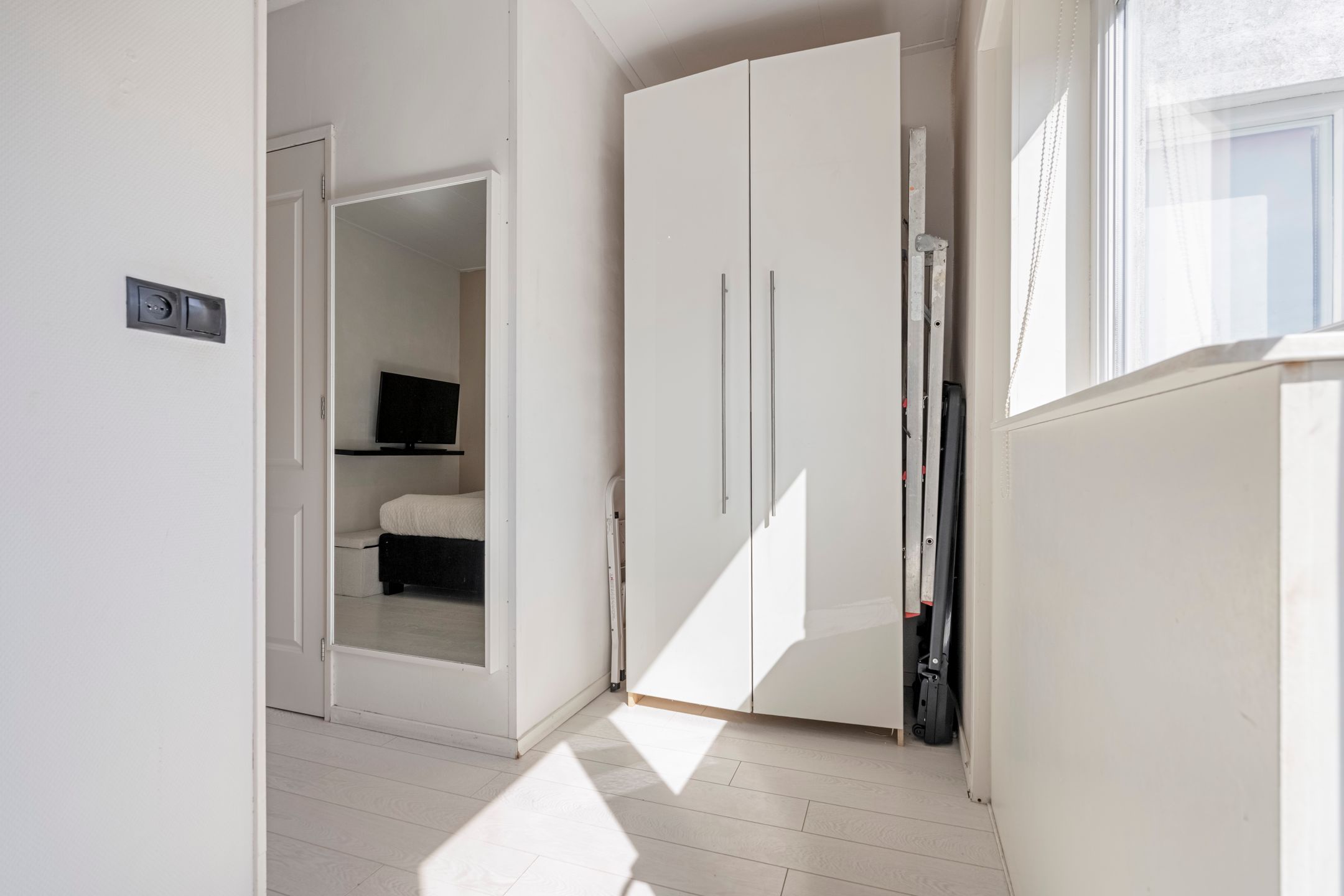 Charming 1925 Upper-Storey Apartment with Balcony near Loosduinen — 18