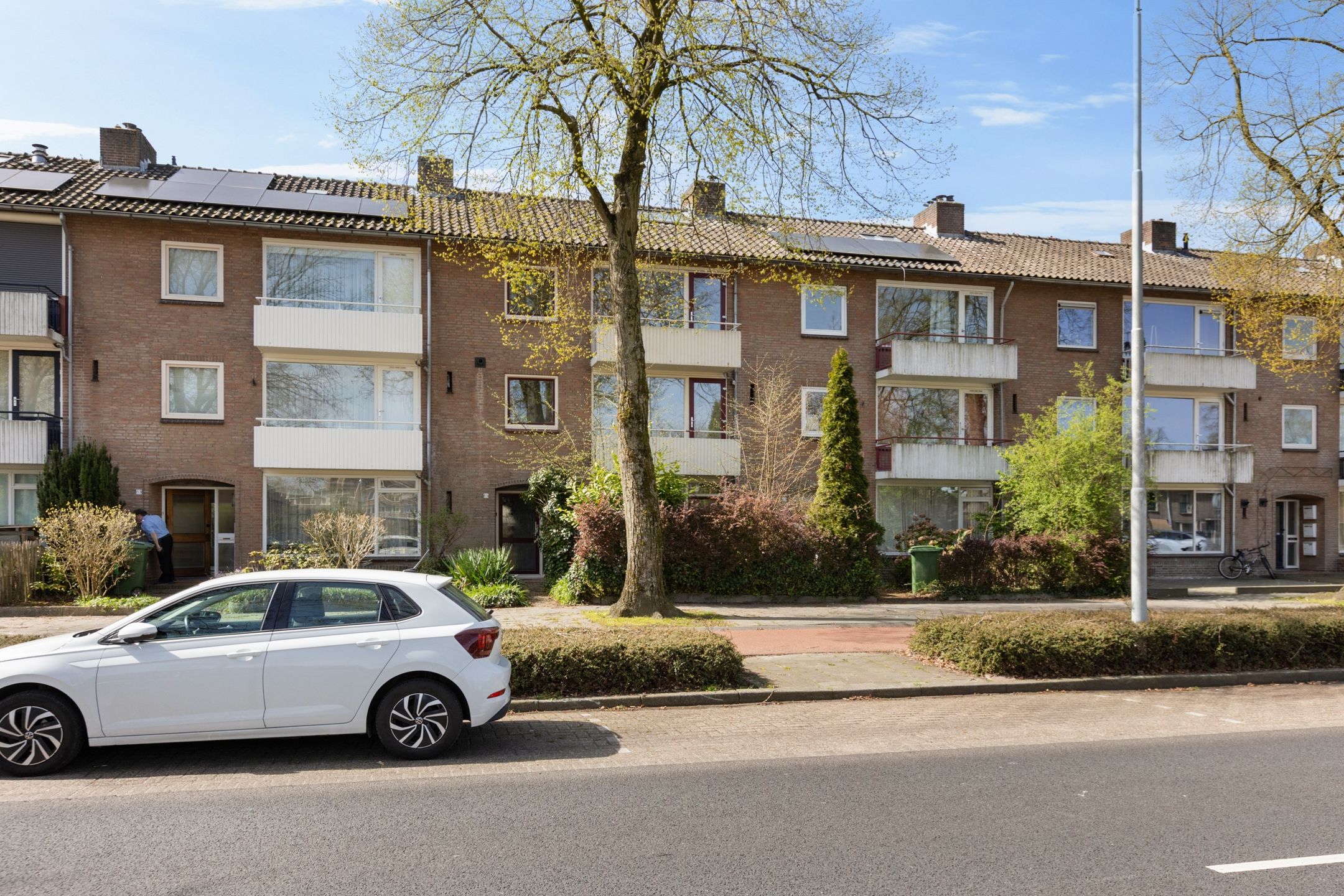Spacious Family Home with Eight Bedrooms and Multiple Balconies — 33