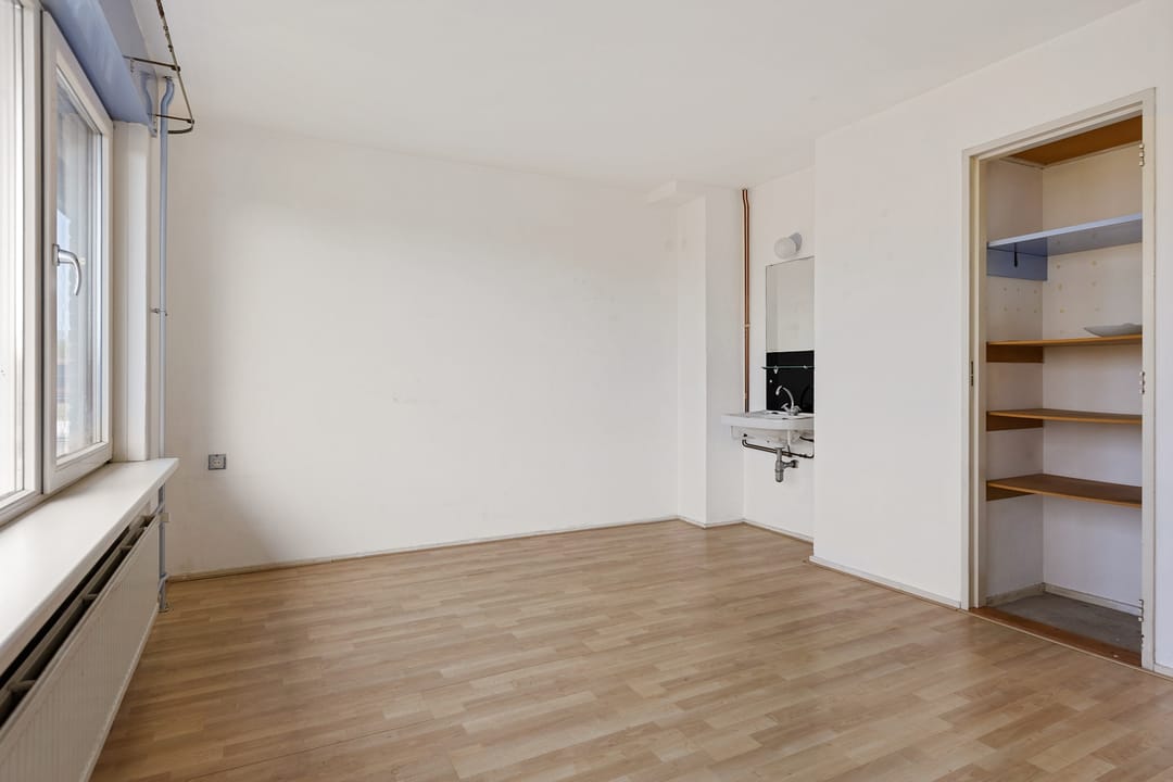Spacious Family Home with Eight Bedrooms and Multiple Balconies — 17