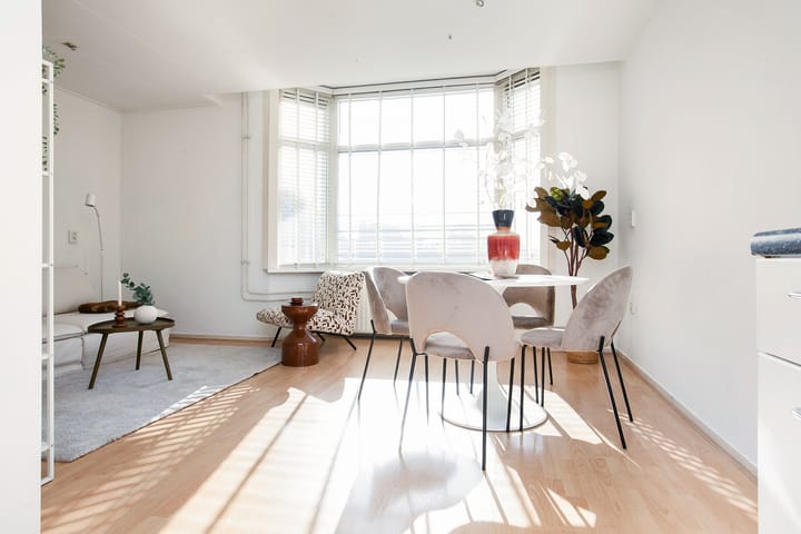 Photo 2 of Kennemerstraatweg 62-A