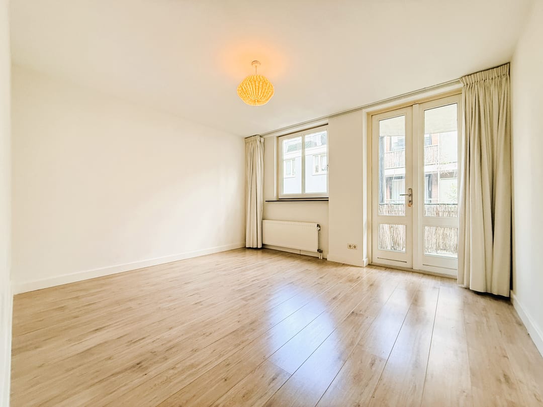 Photo 13 of Tweede Weteringdwarsstraat 51-B