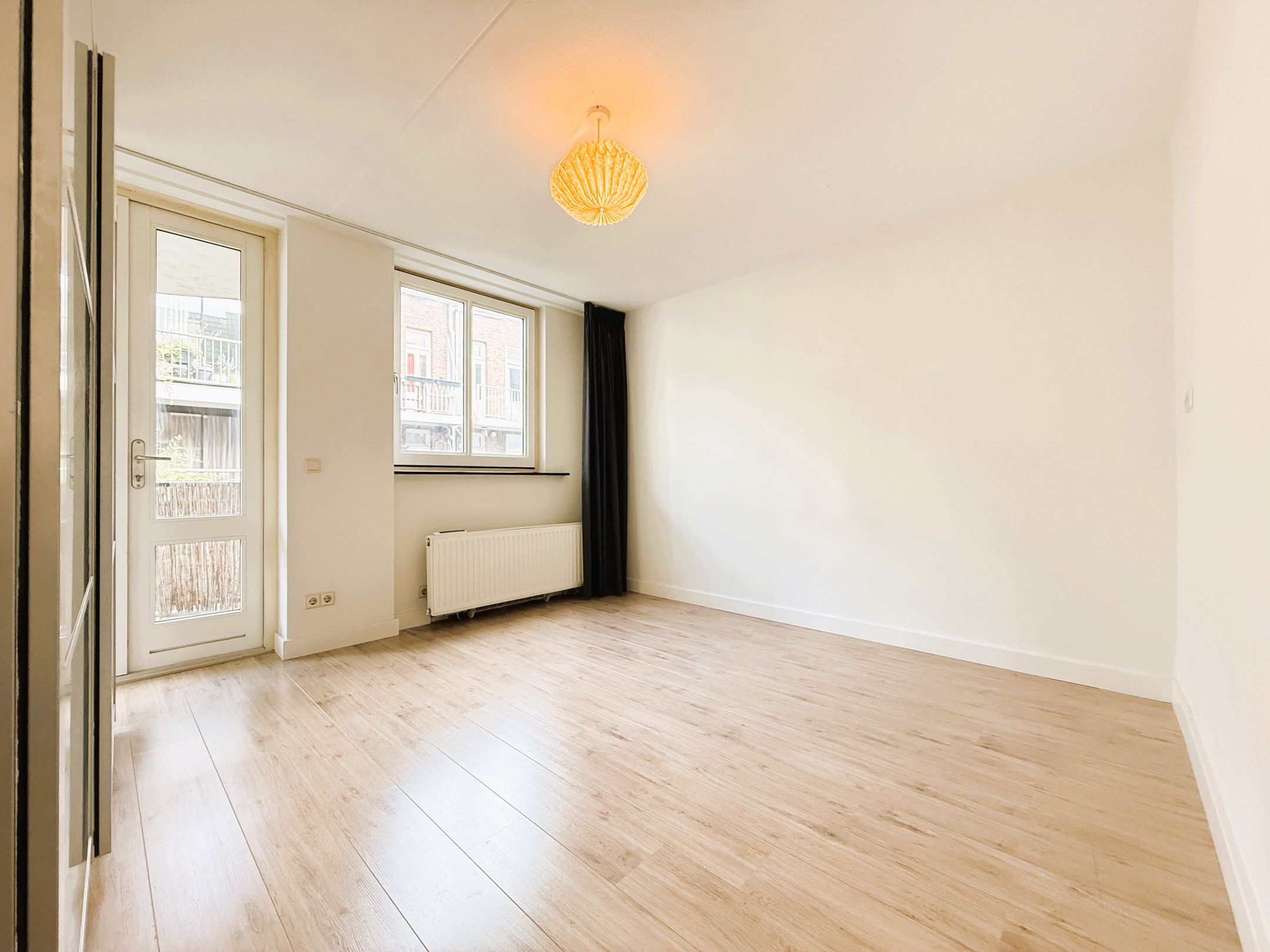 Photo 15 of Tweede Weteringdwarsstraat 51-B