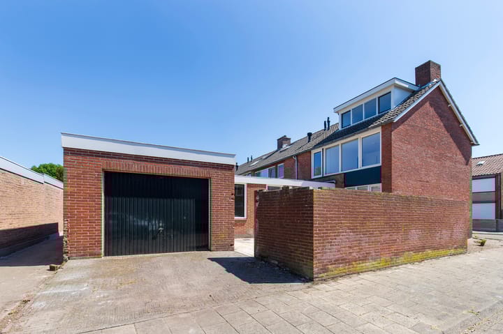 Photo 2 of Pastoor de Witstraat 1