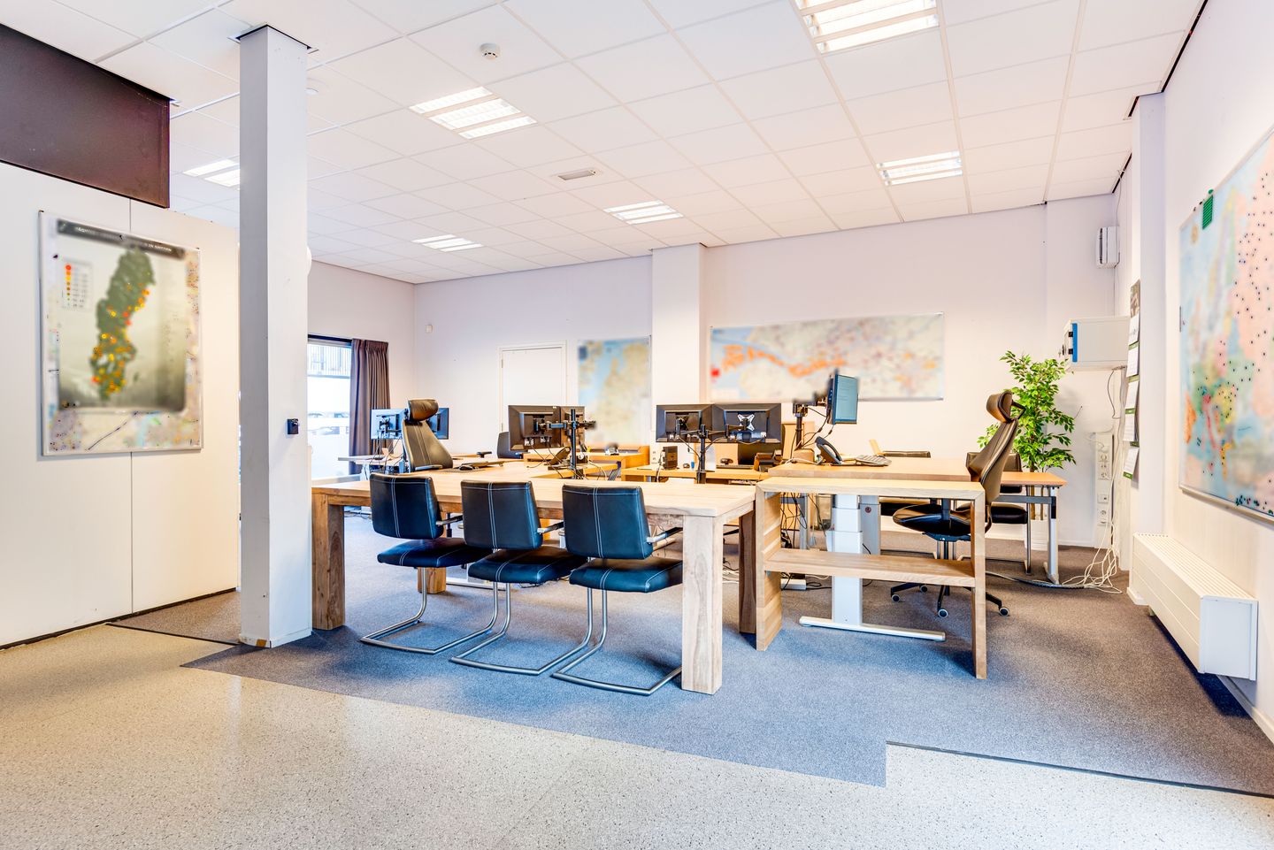 Bekijk foto 3 van Raadhuisplein 3