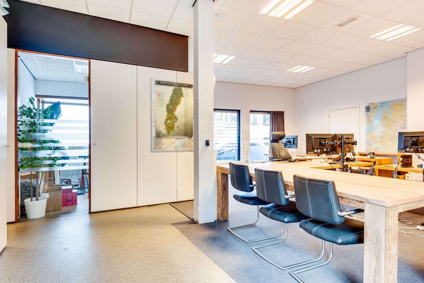 Bekijk foto 4 van Raadhuisplein 3