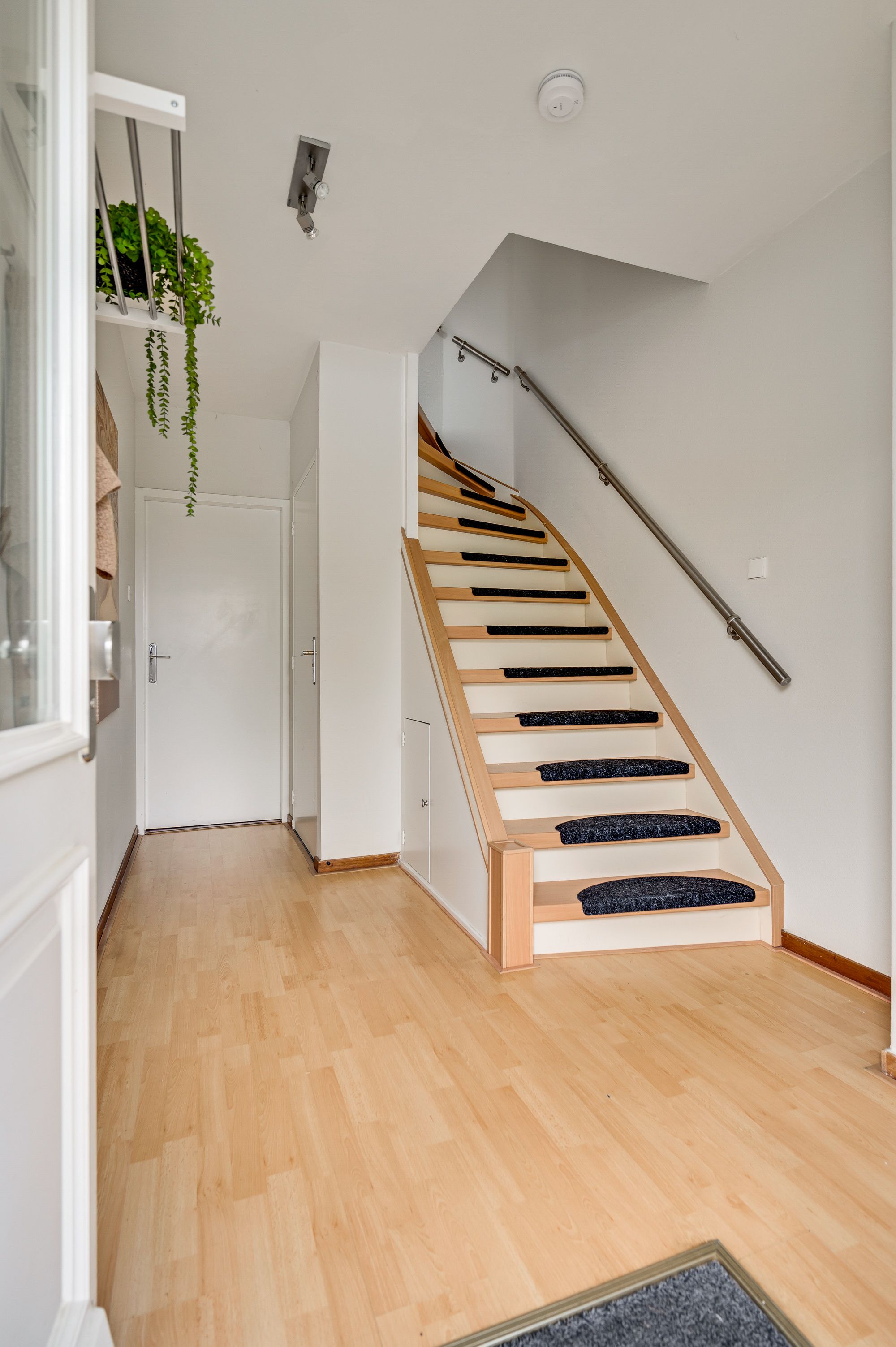 Foto 9 van Evenestraat 3