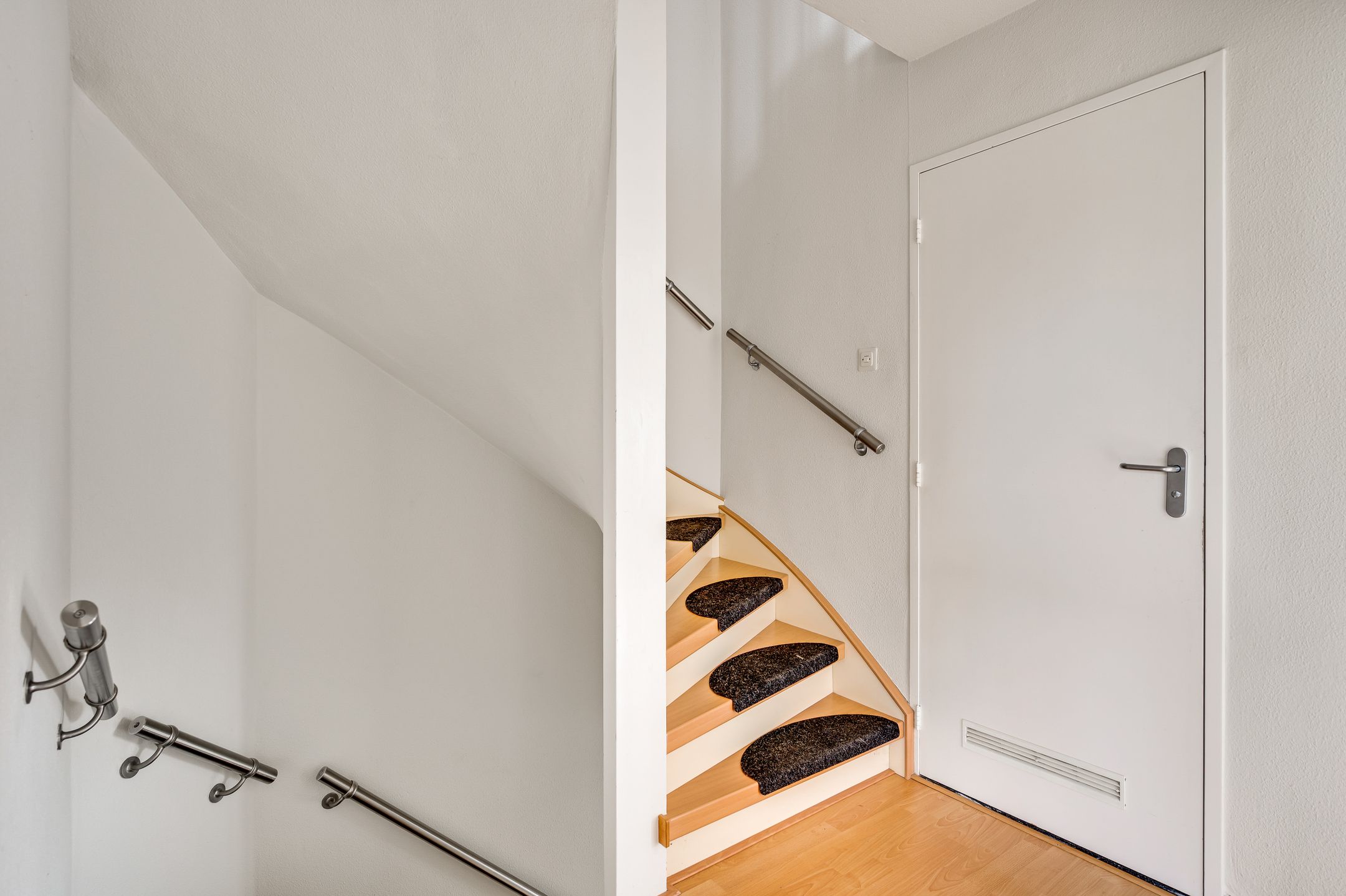 Foto 18 van Evenestraat 3