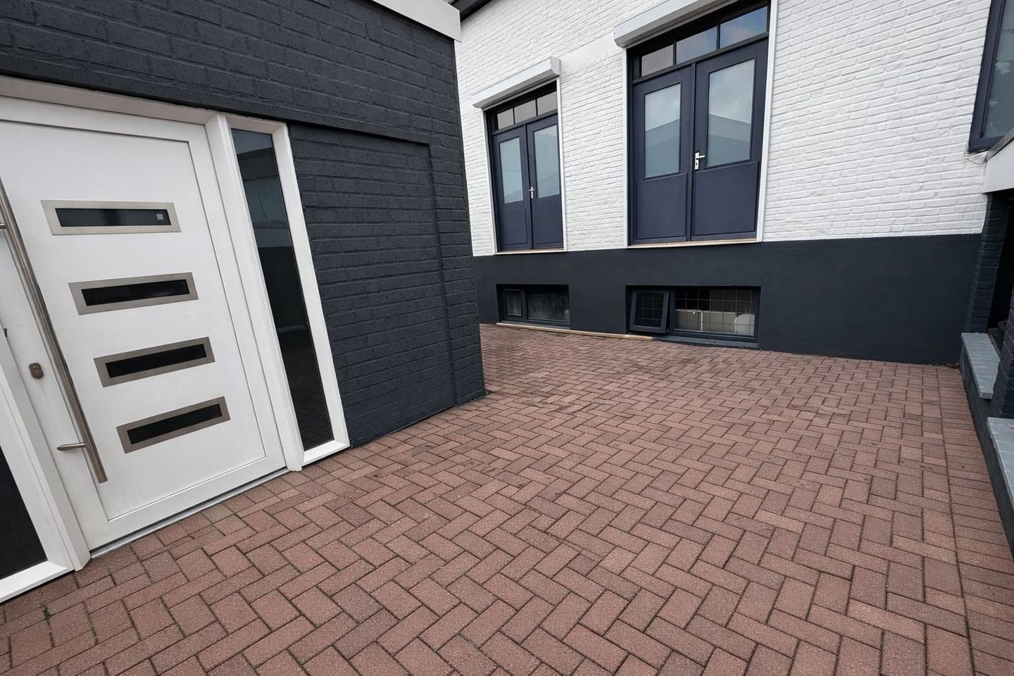 Bekijk foto 2 van Provincialeweg Zuid 68