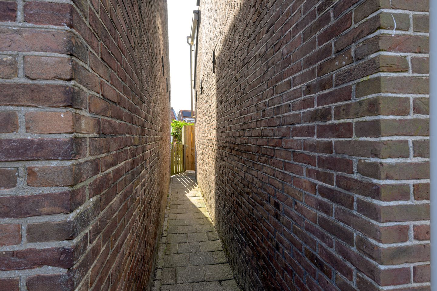 Well-Maintained Semi-Detached Home in the Heart of Medemblik with Sunny Southeast-Facing Garden — 35