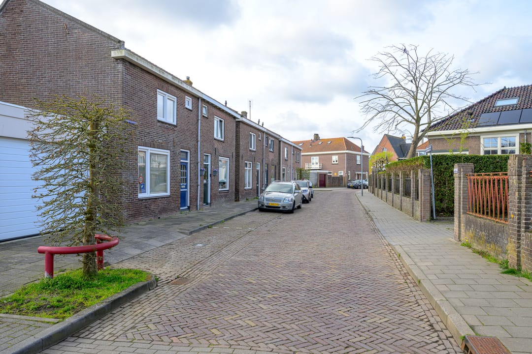 Well-Maintained Semi-Detached Home in the Heart of Medemblik with Sunny Southeast-Facing Garden — 38