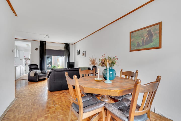 Photo 2 of Tjibbe Knolstraat 42