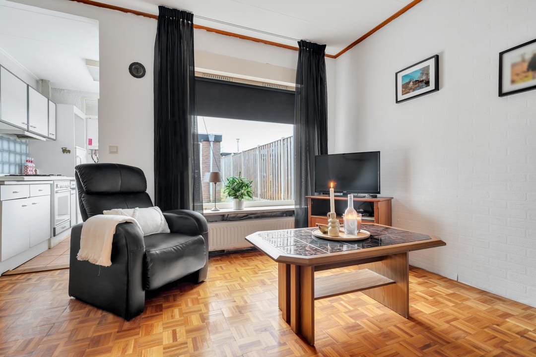 Foto 8 van Tjibbe Knolstraat 42