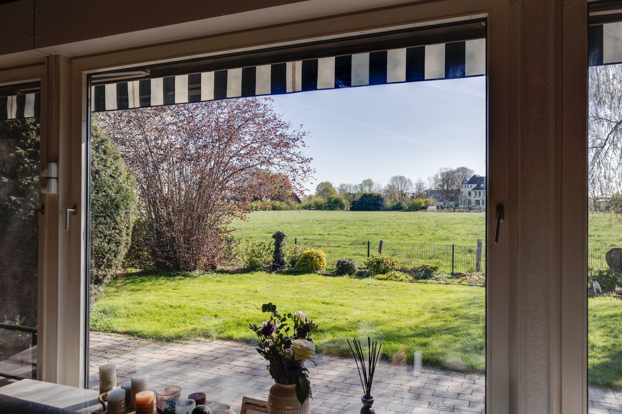 Spacious detached home with panoramic countryside views — 12