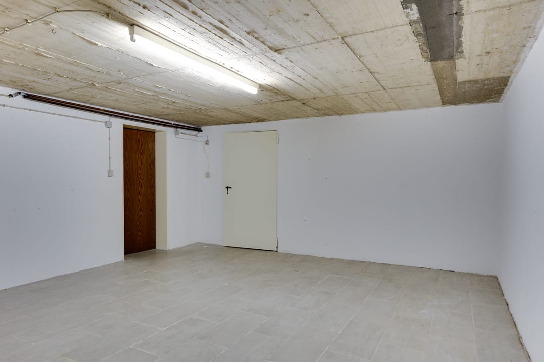 Spacious detached home with panoramic countryside views — 32