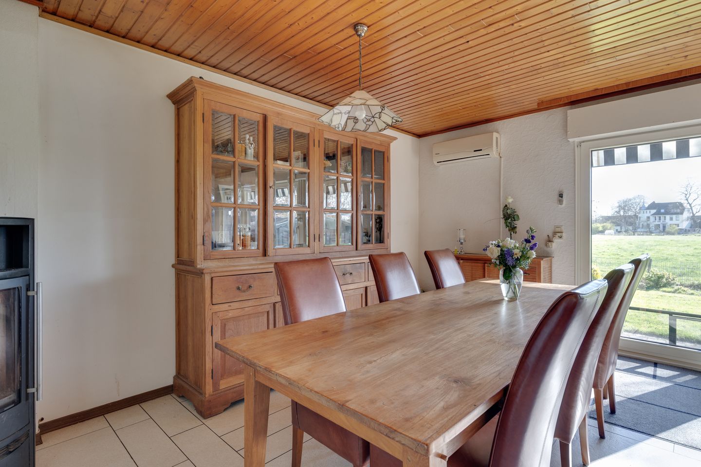 Spacious detached home with panoramic countryside views — 14