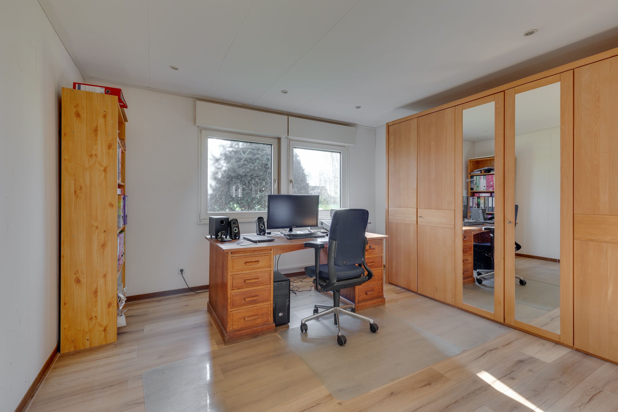Spacious detached home with panoramic countryside views — 21