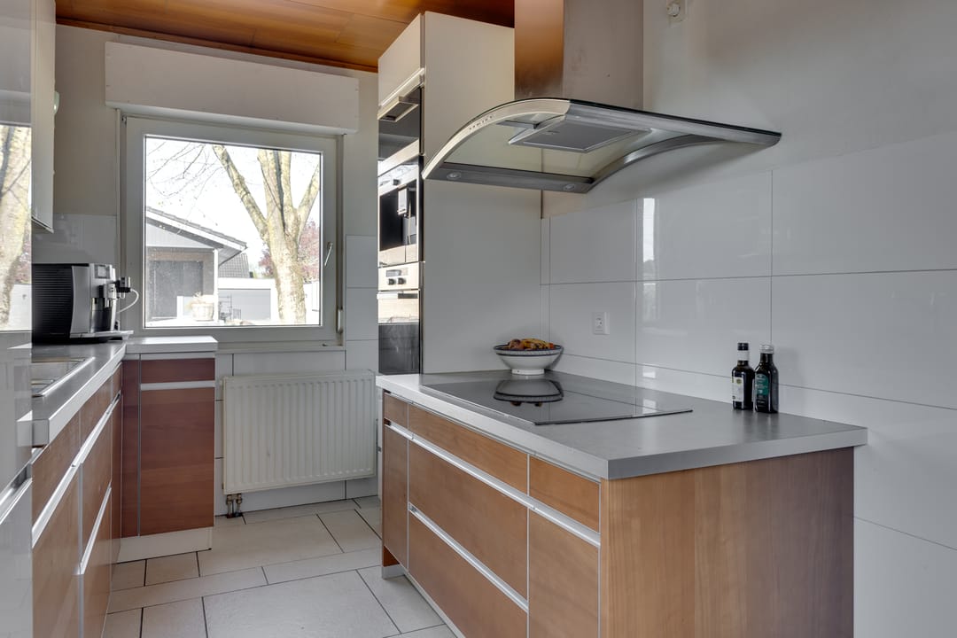 Spacious detached home with panoramic countryside views — 17