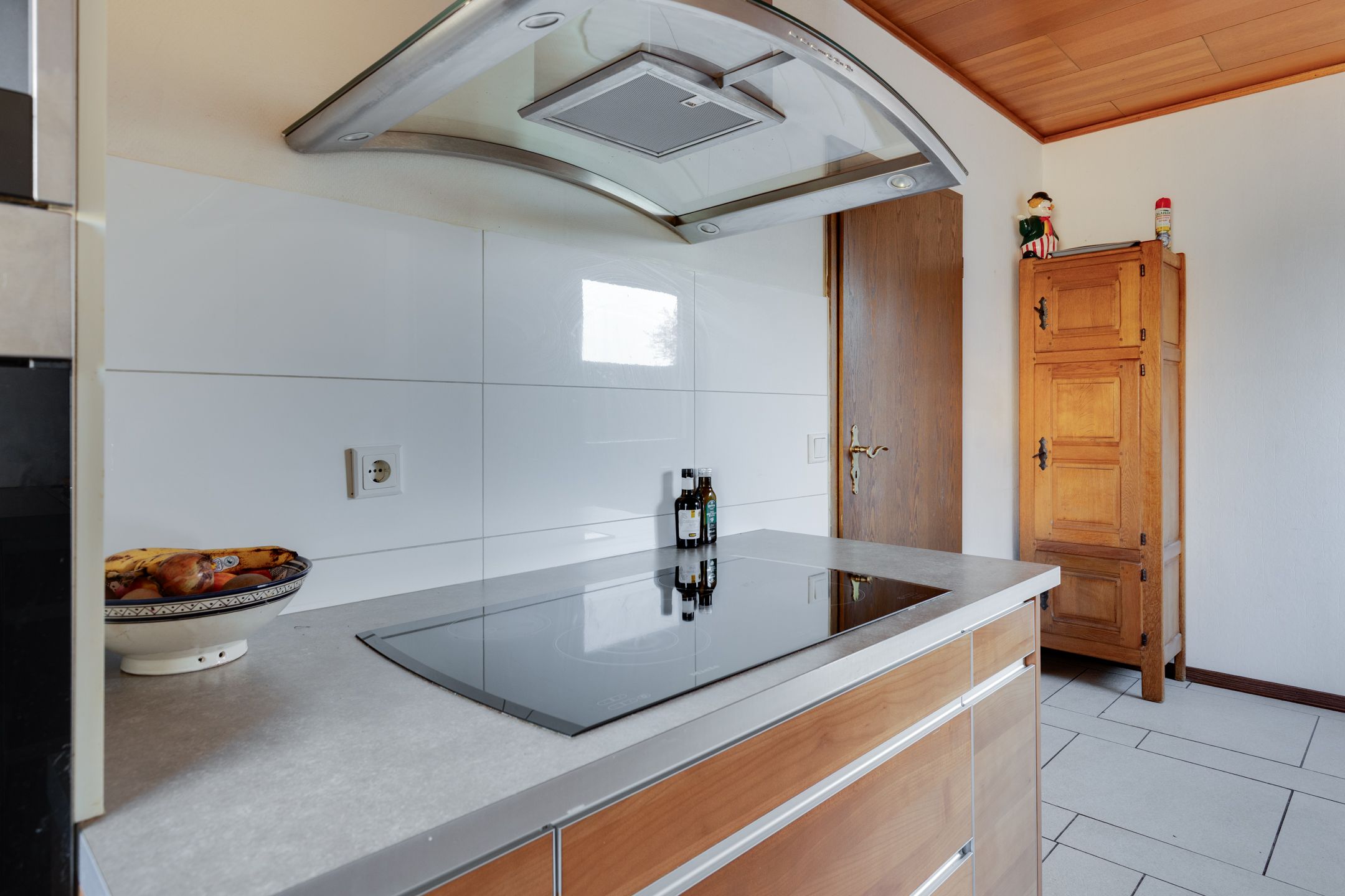Spacious detached home with panoramic countryside views — 18
