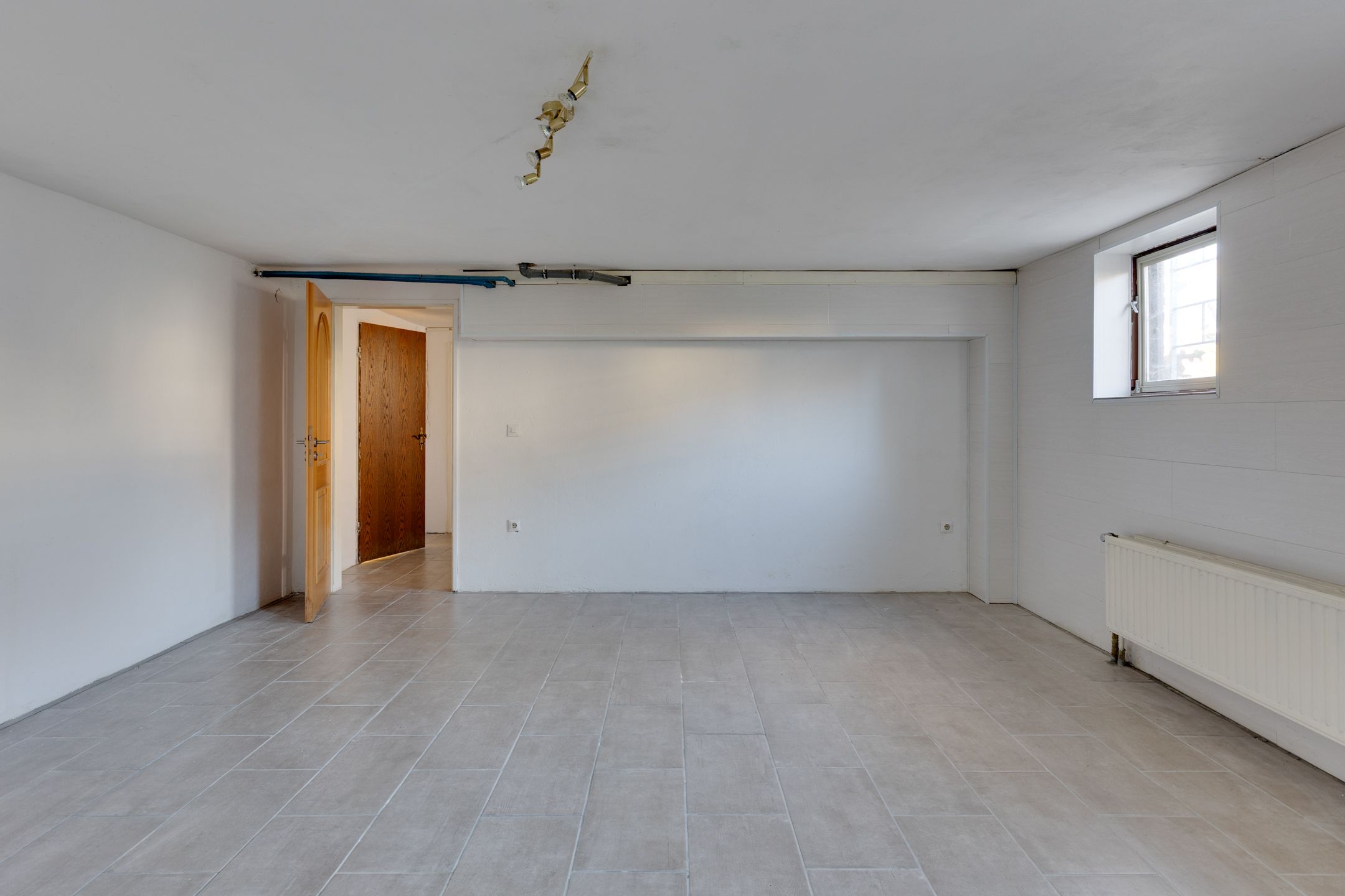 Spacious detached home with panoramic countryside views — 30