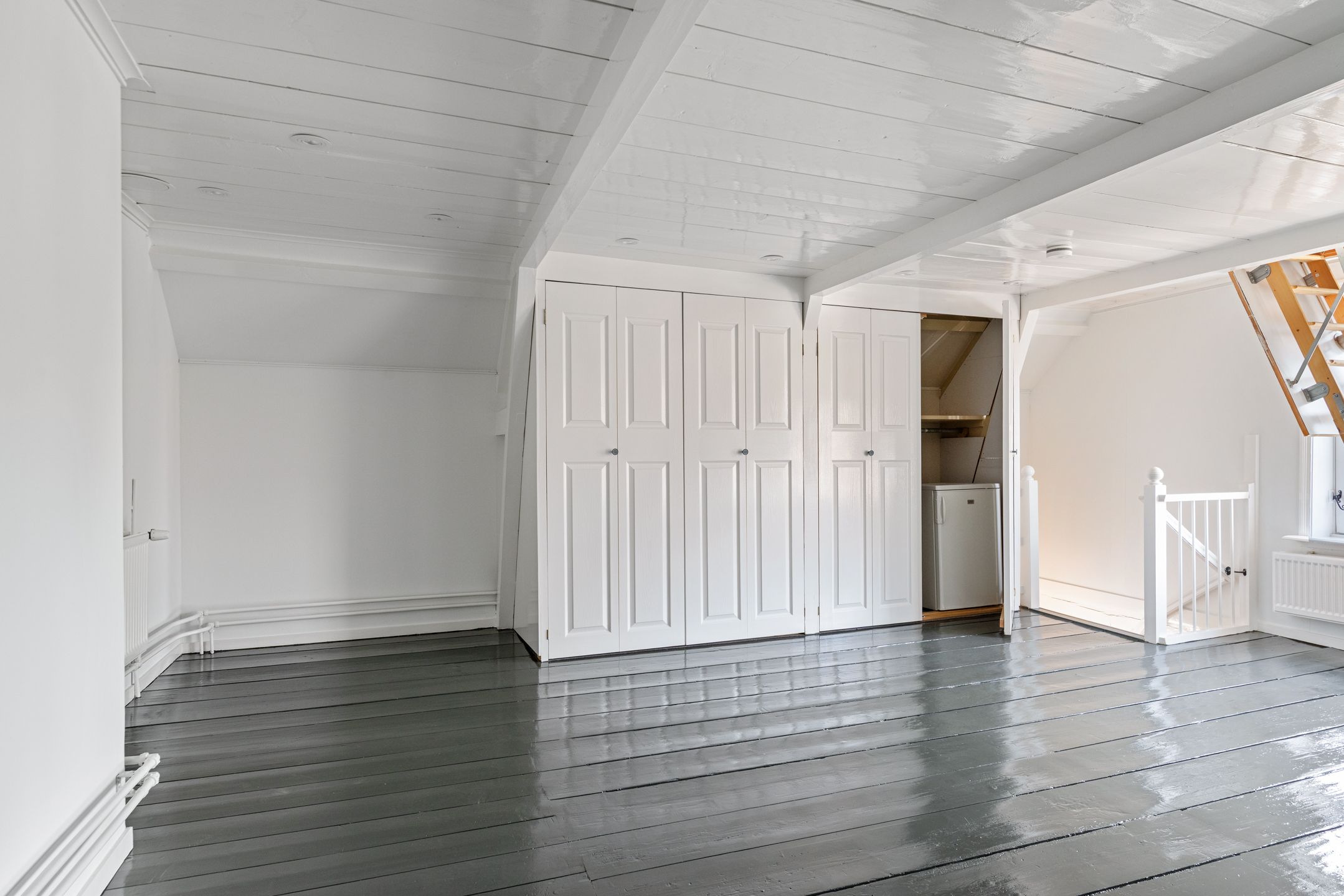 Historic Monument with Commercial Space in Charming De Rijp Centre — 30