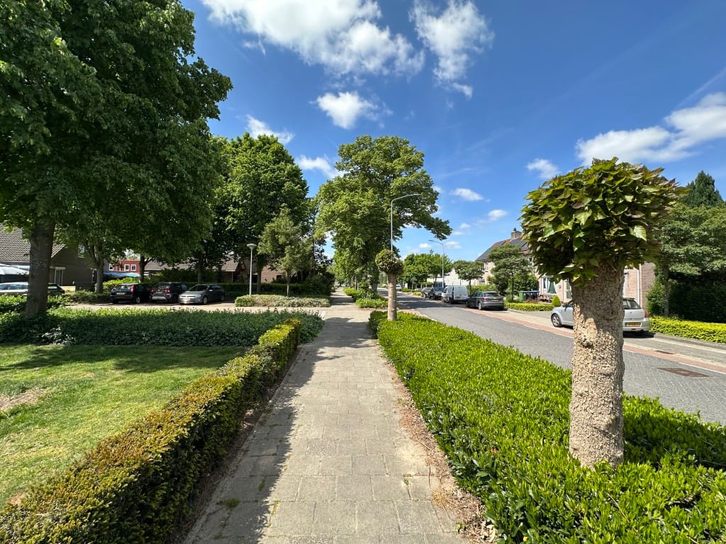 Spacious Semi-Detached Family Home with South-Facing Garden in Valkenswaard — 35