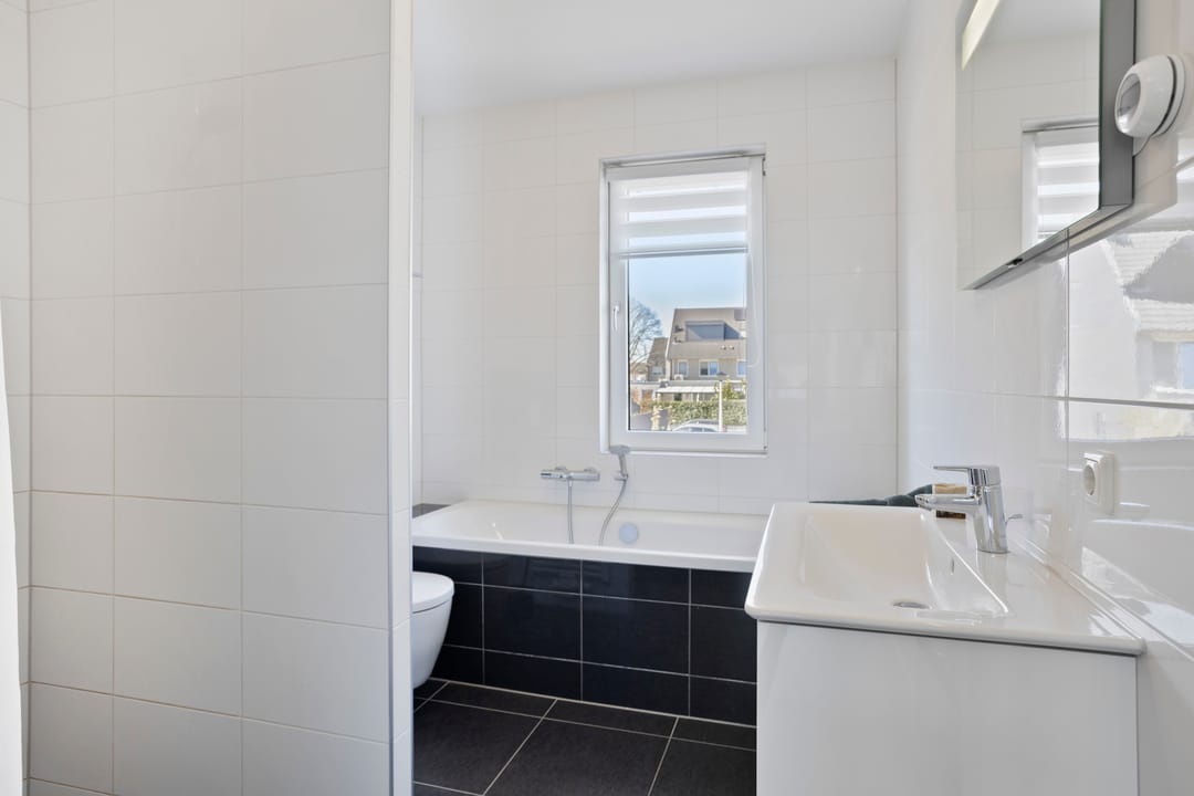 Modern Energy-Efficient Corner Home in Family-Friendly Maastricht Neighborhood — 22