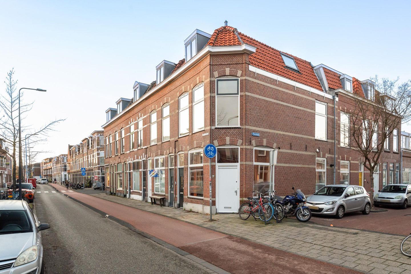 Renovated Top Apartment with Character and Natural Light in Leiden — 14