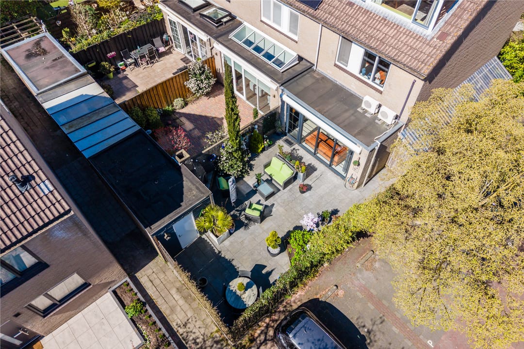Move-in ready corner house with sunny garden in Amstelveen — 53