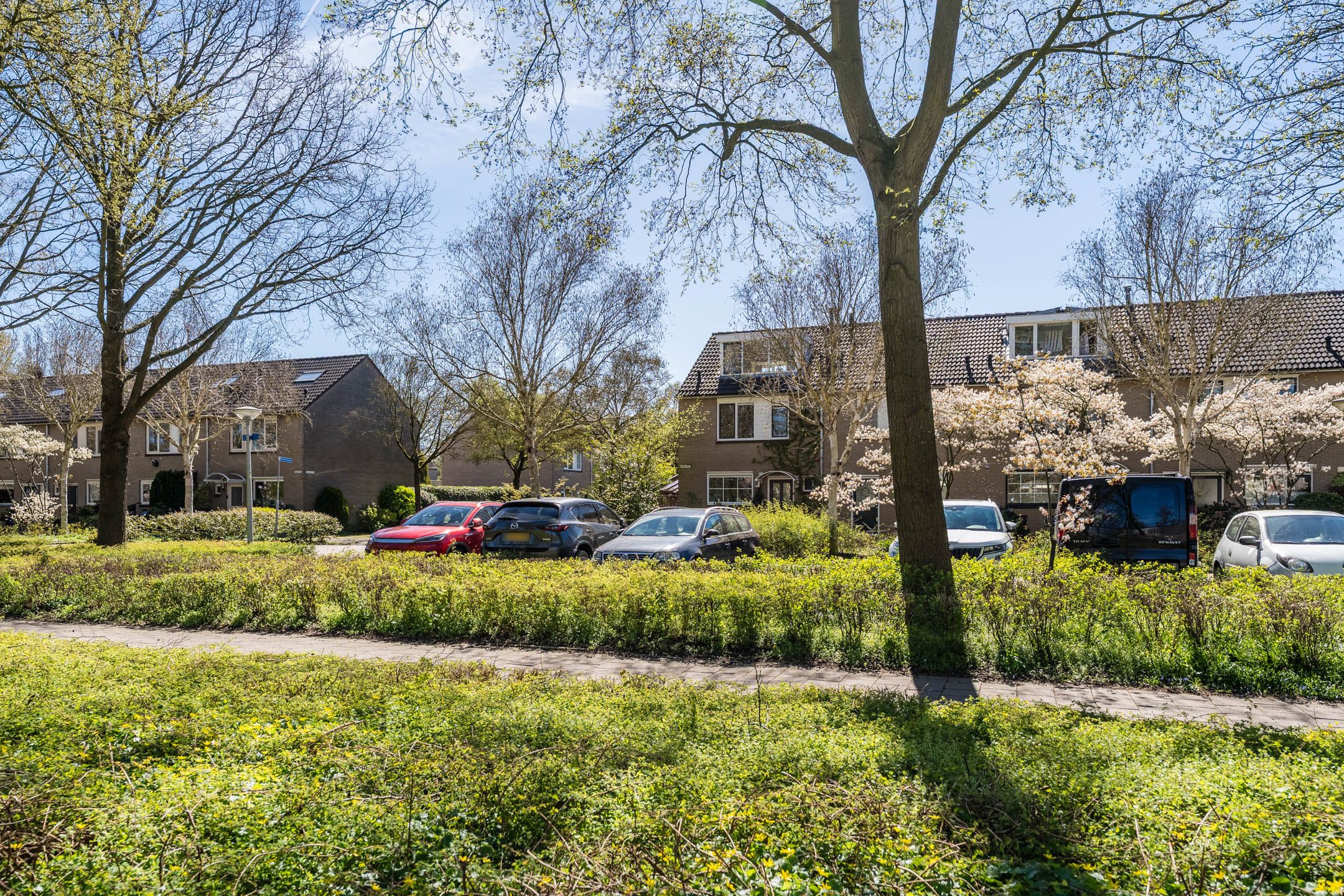 Move-in ready corner house with sunny garden in Amstelveen — 63