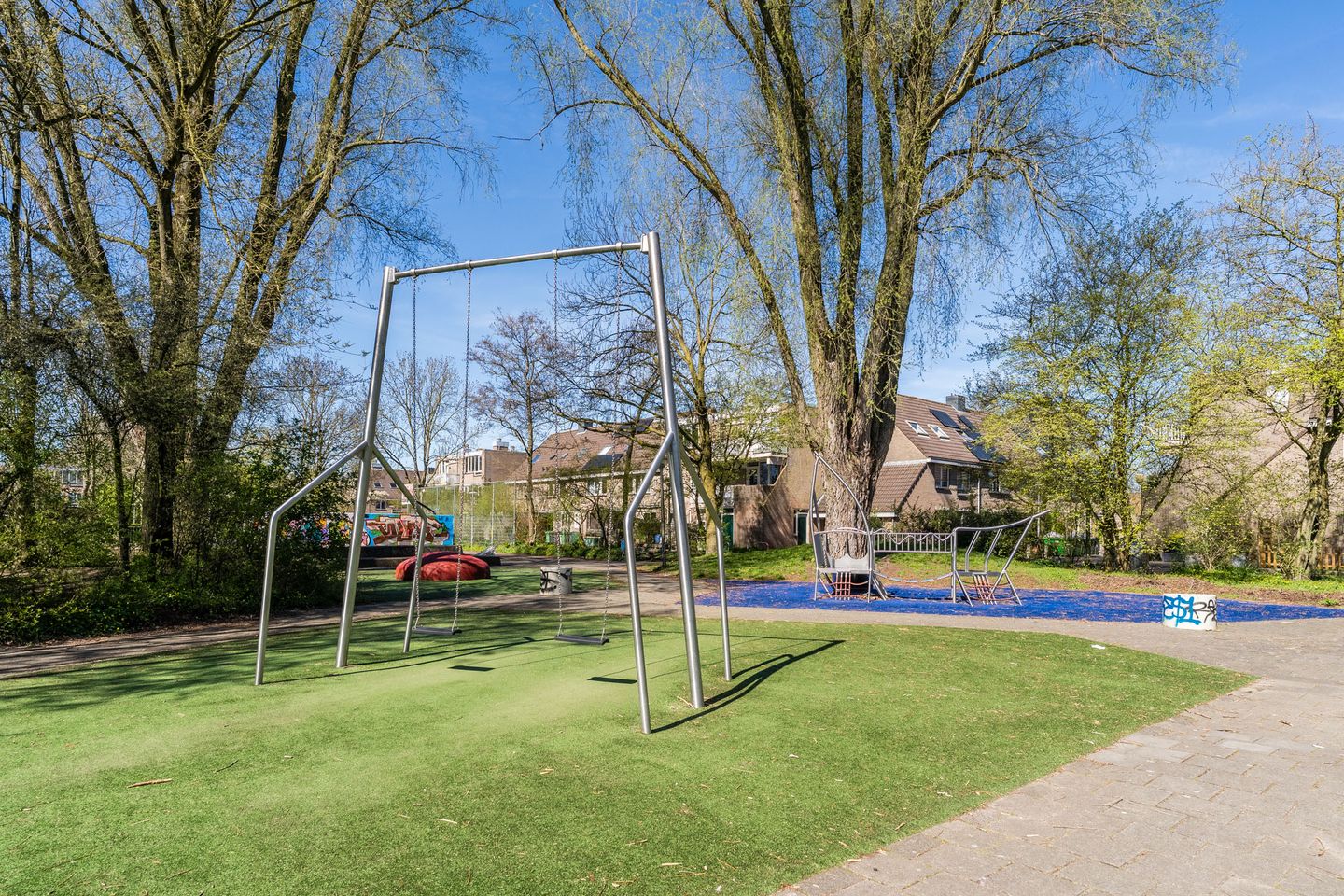 Move-in ready corner house with sunny garden in Amstelveen — 64