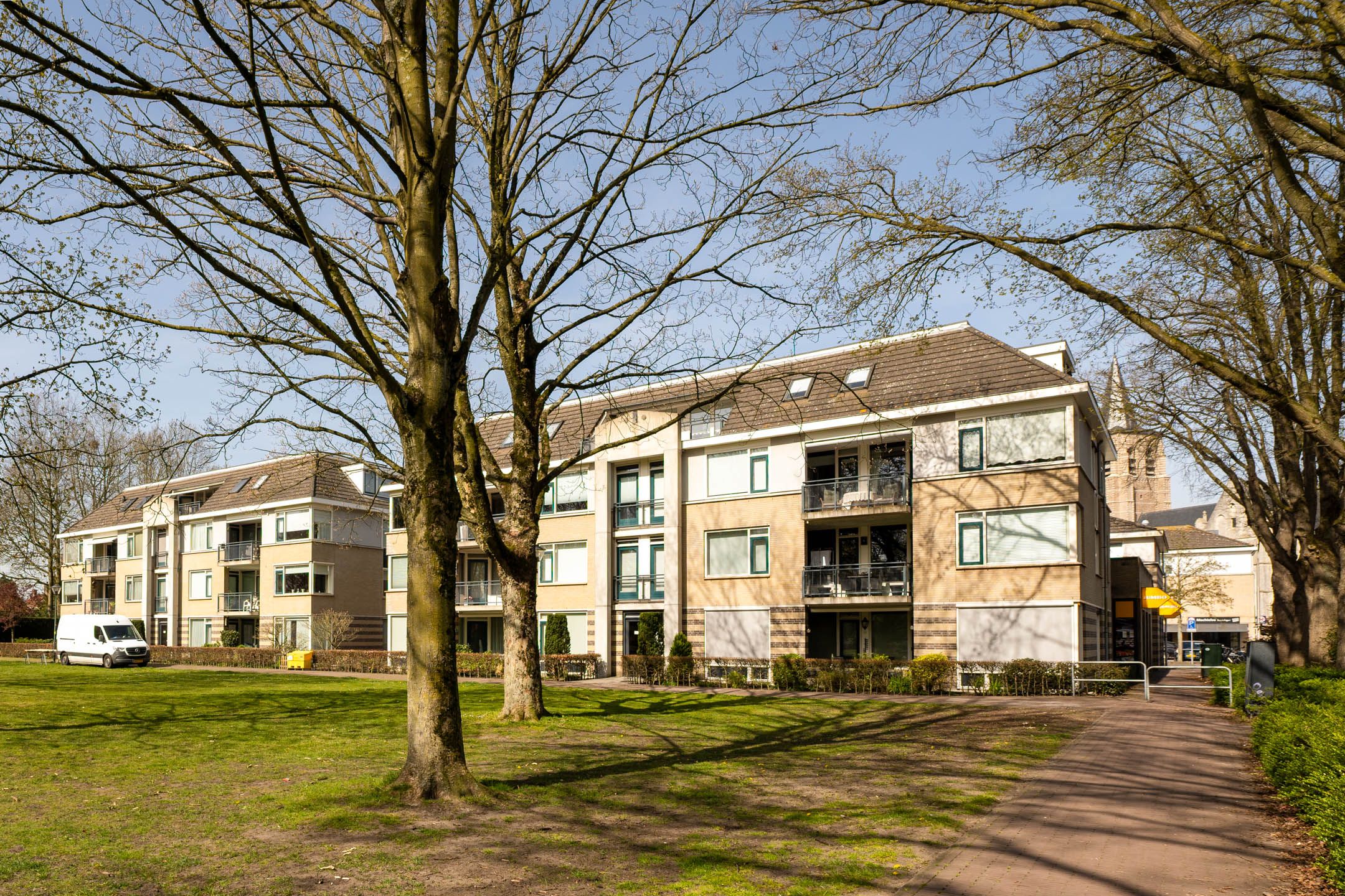 Spacious apartment with park views in Wouw — 27