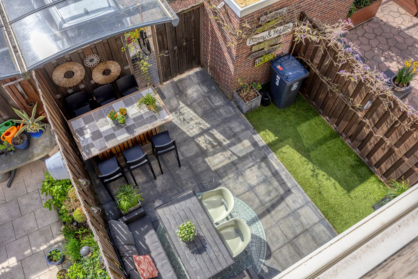 Family Home with Sunny Garden, Roof Terrace and Carport — 49