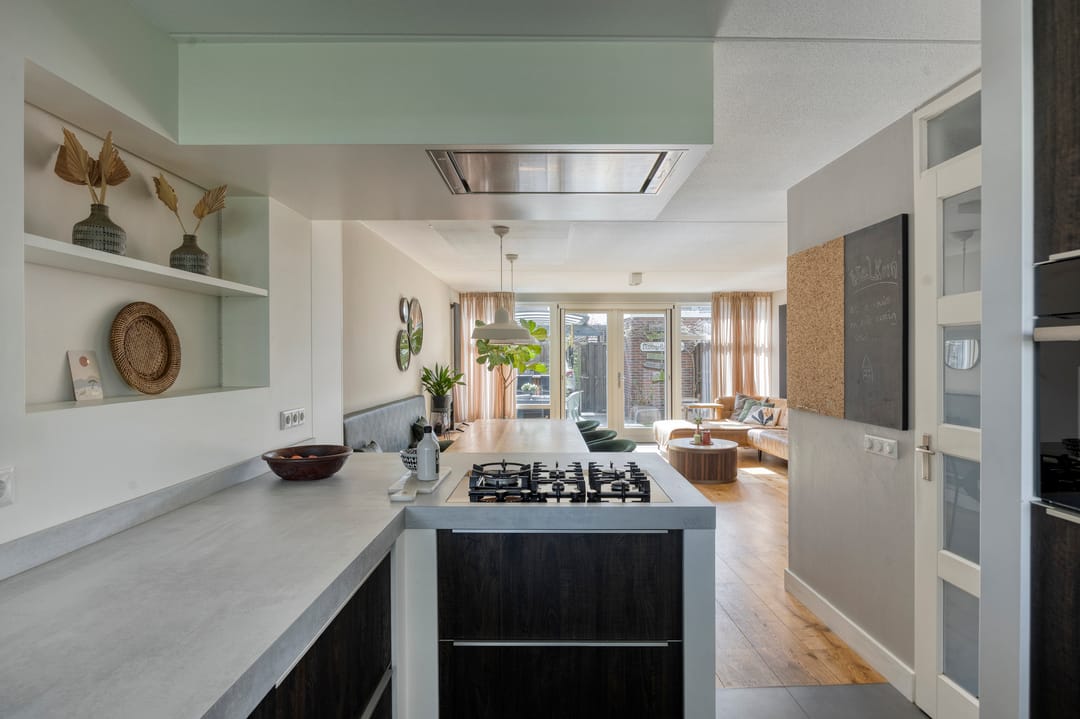 Family Home with Sunny Garden, Roof Terrace and Carport — 13