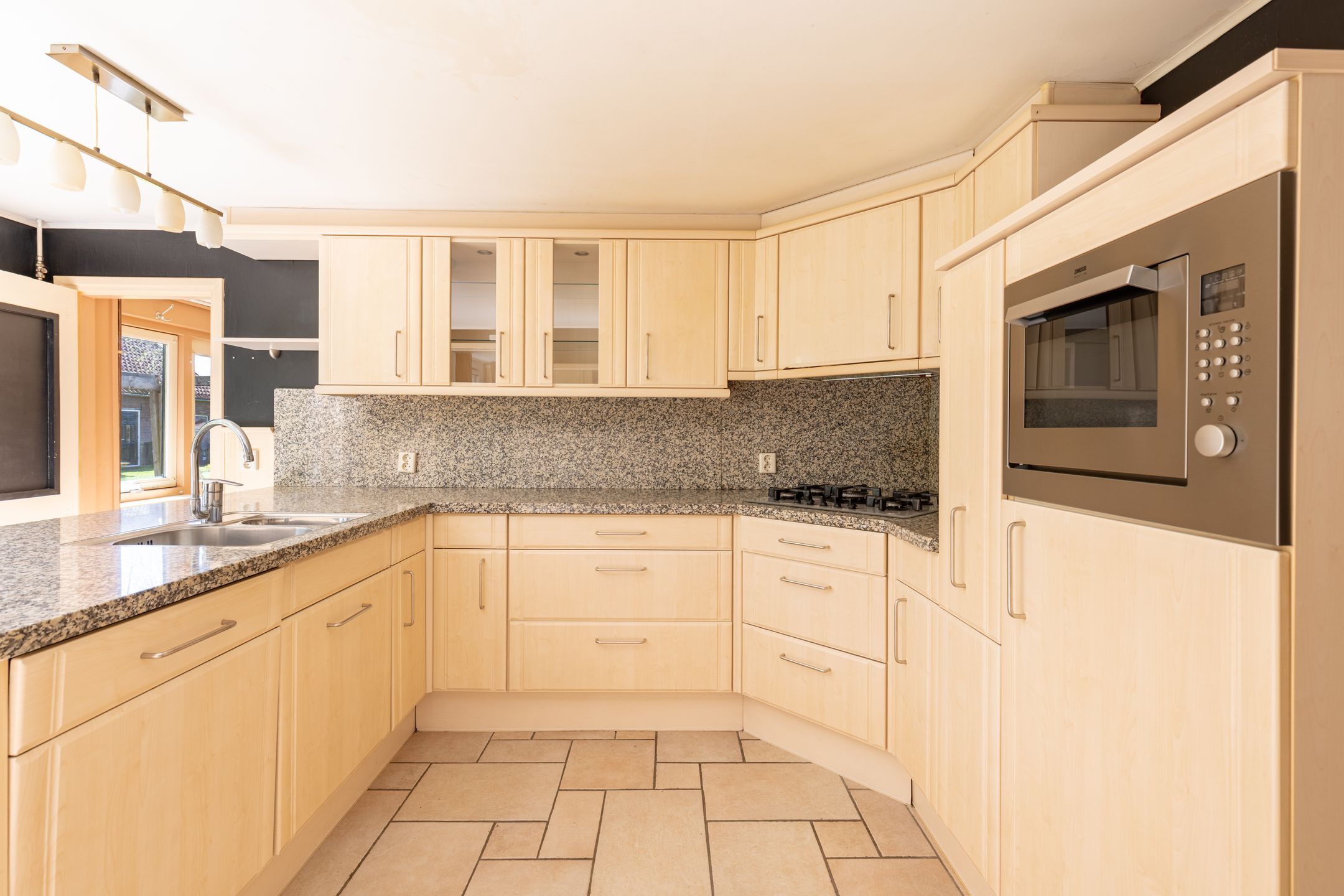 Charming Detached Home with Spacious Garden and Ground Floor Bedroom — 12