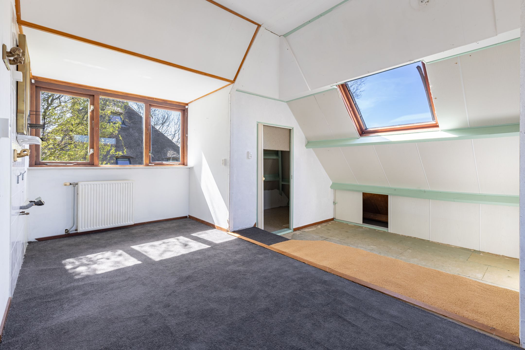 Charming Detached Home with Spacious Garden and Ground Floor Bedroom — 36