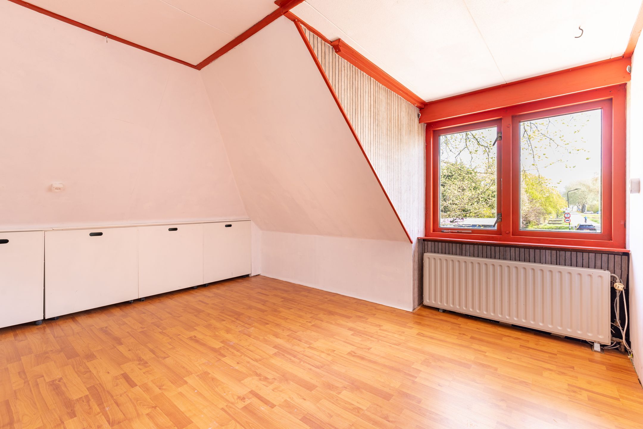 Charming Detached Home with Spacious Garden and Ground Floor Bedroom — 39