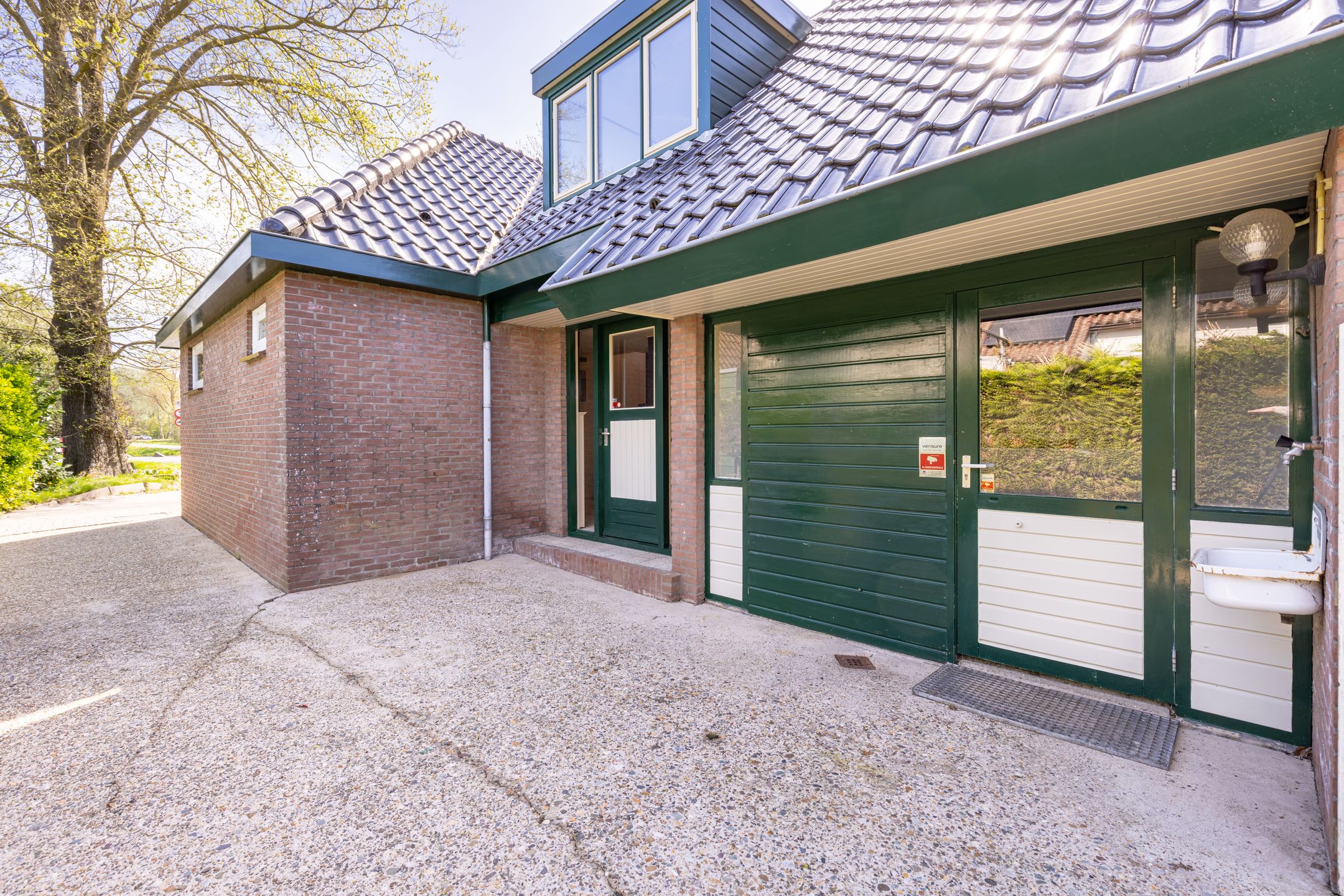 Charming Detached Home with Spacious Garden and Ground Floor Bedroom — 24