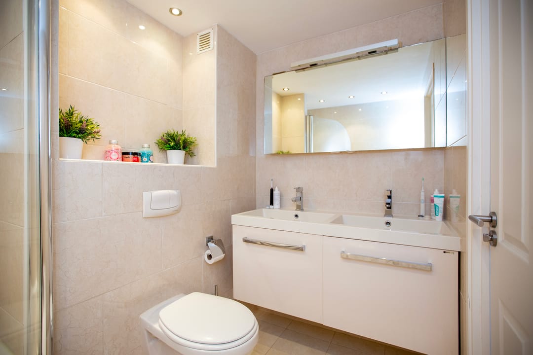 Move-in Ready Terraced Home with Luxury Kitchen and Solar Panels in Maarssenbroek — 22