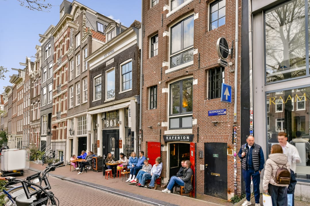 Bright Top Floor Apartment with Roof Terrace and Westertoren View in the Jordaan — 26