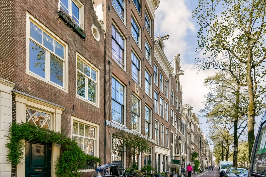 Bright Top Floor Apartment with Roof Terrace and Westertoren View in the Jordaan — 22