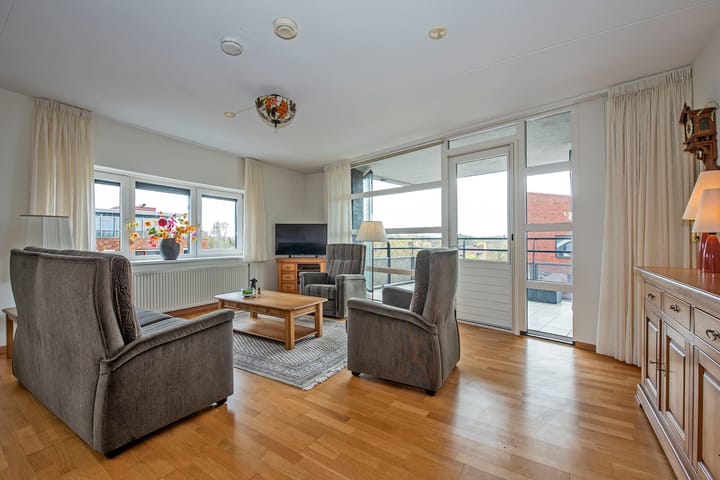 Photo 2 of S.L. Louwesstraat 2-41